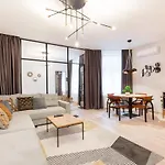 Luxury Presidential Suite In The Absolute Center